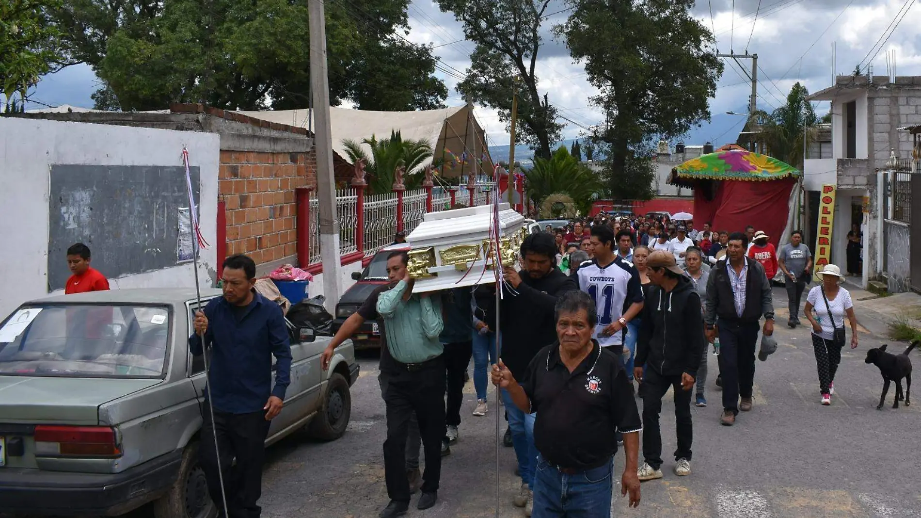 sepelio hombre atacado por perros (1)